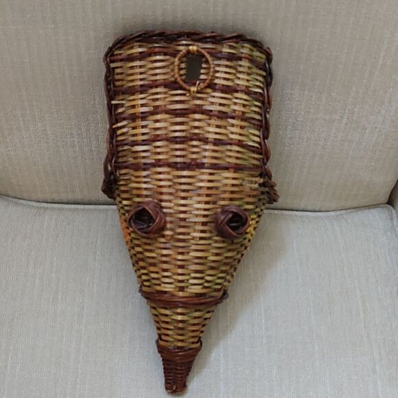 Wicker Cornucopia Basket Painted Fall Leaves Hanging Wall Pocket Decor Piece - Picture 3 of 10